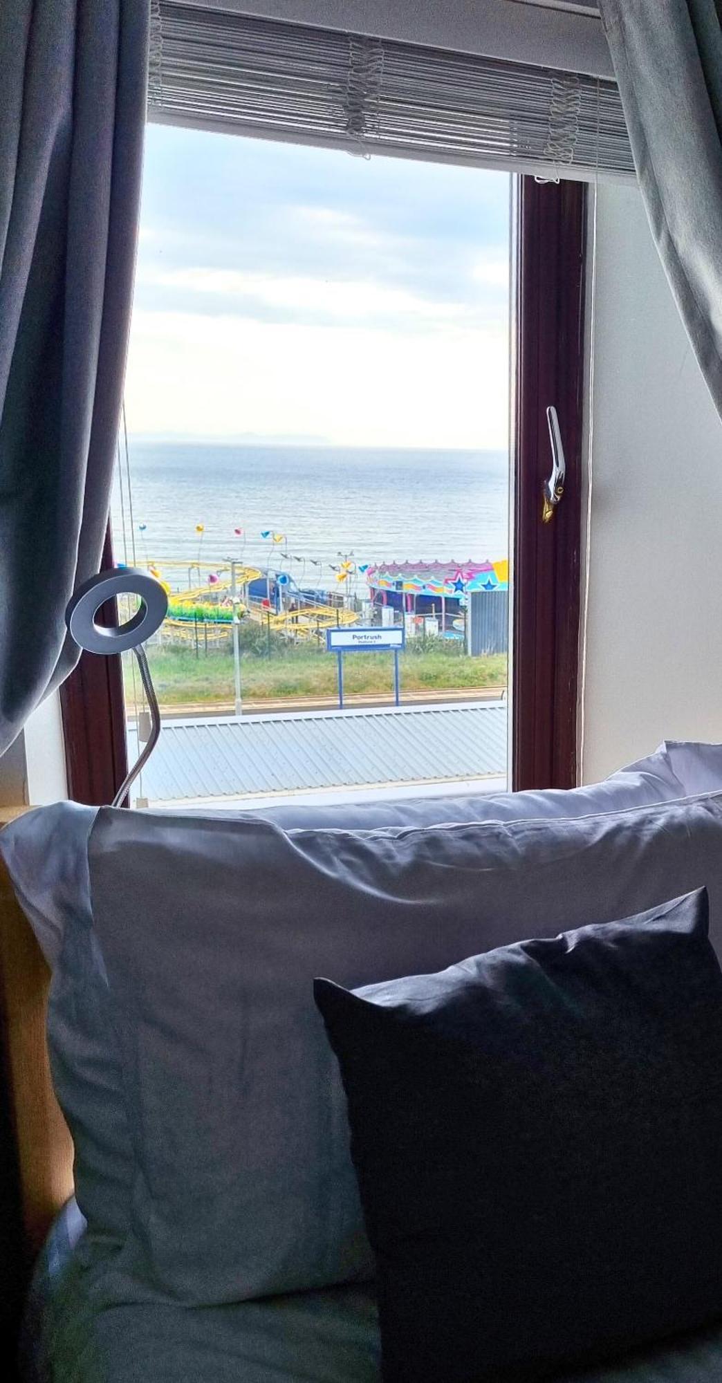 Appartamento 6 Golf Terrace - Portrush By The Sea Esterno foto