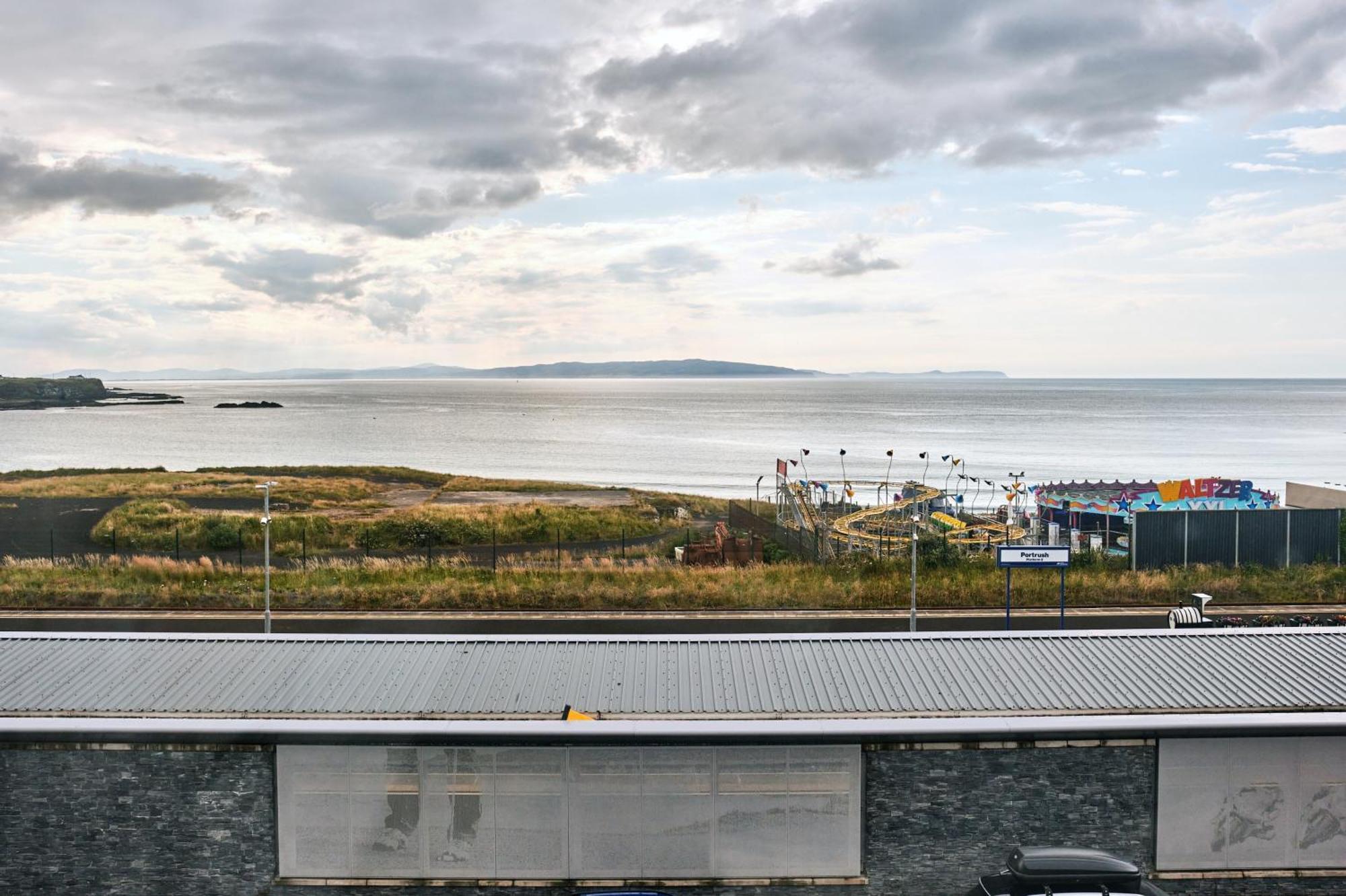 Appartamento 6 Golf Terrace - Portrush By The Sea Esterno foto
